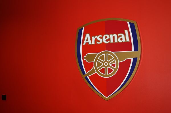 FC26美丽足球：维蒂尼亚、德容领衔，金外脚背夸雷斯马在列（FC26华丽足球阵容：维蒂尼亚、德容压阵，外脚背大师夸雷斯马入选）