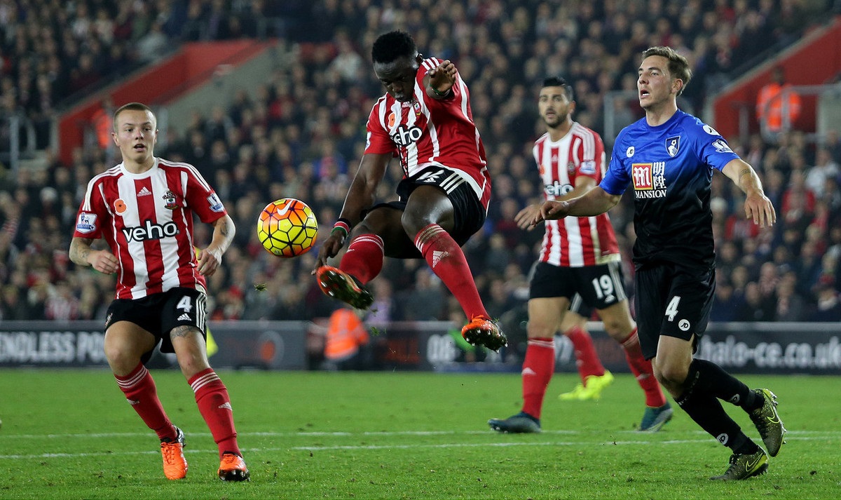 奇葩，印度超级杯球员因内裤颜色违规在赛前被罚下（离谱！印度超级杯球员因内裤颜色不合规赛前遭罚下）