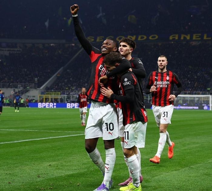 索赔，7名被禁赛一年的马来西亚归化球员计划起诉马来西亚足协（被禁赛一年，7名马来西亚归化球员拟起诉马来西亚足协索赔）