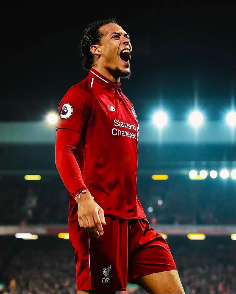 足球中超球队发布新赛季目标：冲击前四（中超球队公布新赛季目标：力争跻身前四）