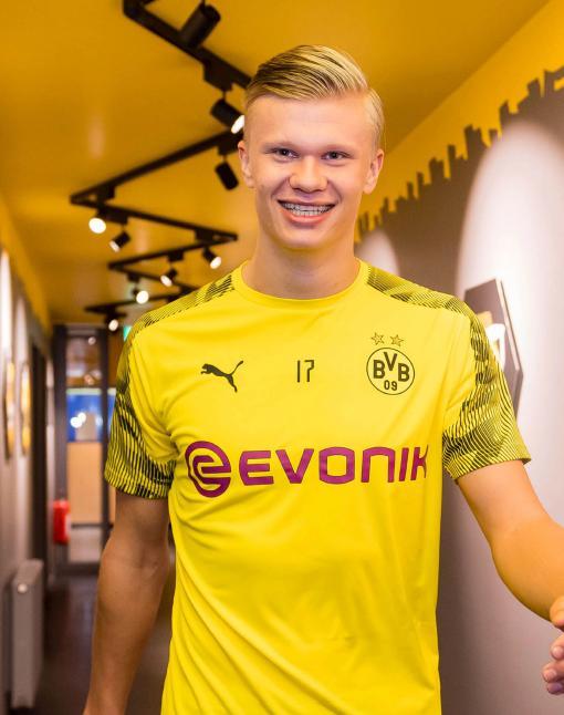 瓦伦前锋贝尔特兰：外界说我们希望教练下课，这简直荒谬至极（瓦伦前锋贝尔特兰驳斥传闻：我们想让主帅下课？纯属荒唐）