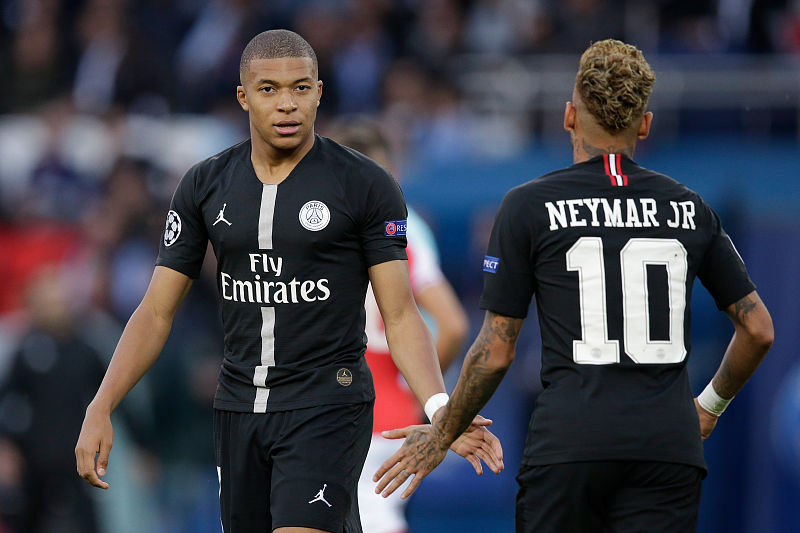 埃迪-豪：曼联整体表现有很大的提升；我们在努力改进防守（埃迪-豪：曼联整体进步显著，我们正致力于加强防守）