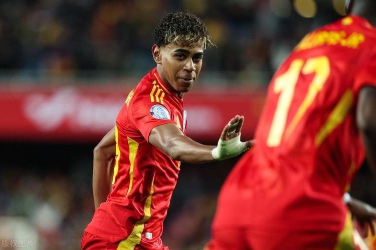 德天空：弗罗因德将21岁前锋弗兰库利诺列入拜仁夏窗引援名单（德天空：弗罗因德将21岁前锋弗兰库利诺纳入拜仁今夏引援候选）